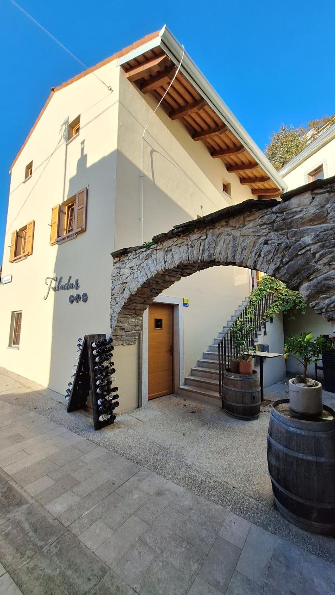 Fine Rooms Vipava Buitenkant foto